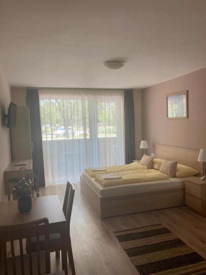 Castellum Apartmanház Gyula Exteriér fotografie