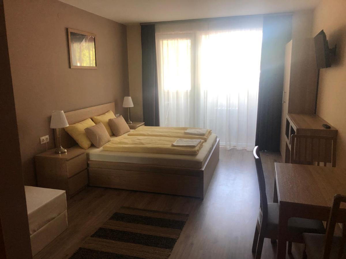 Castellum Apartmanház Gyula Exteriér fotografie