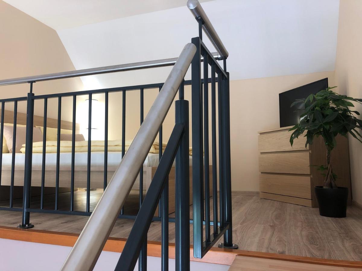 Castellum Apartmanház Gyula Exteriér fotografie