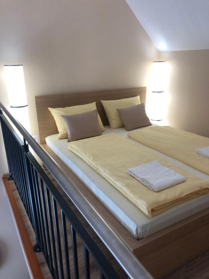Castellum Apartmanház Gyula Exteriér fotografie