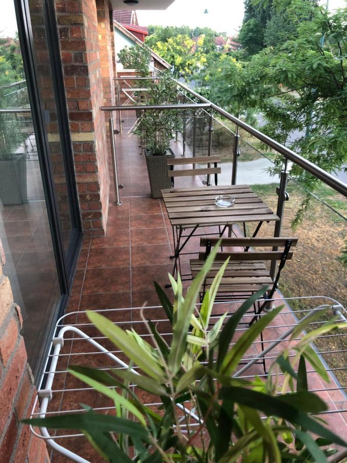 Castellum Apartmanház Gyula Exteriér fotografie