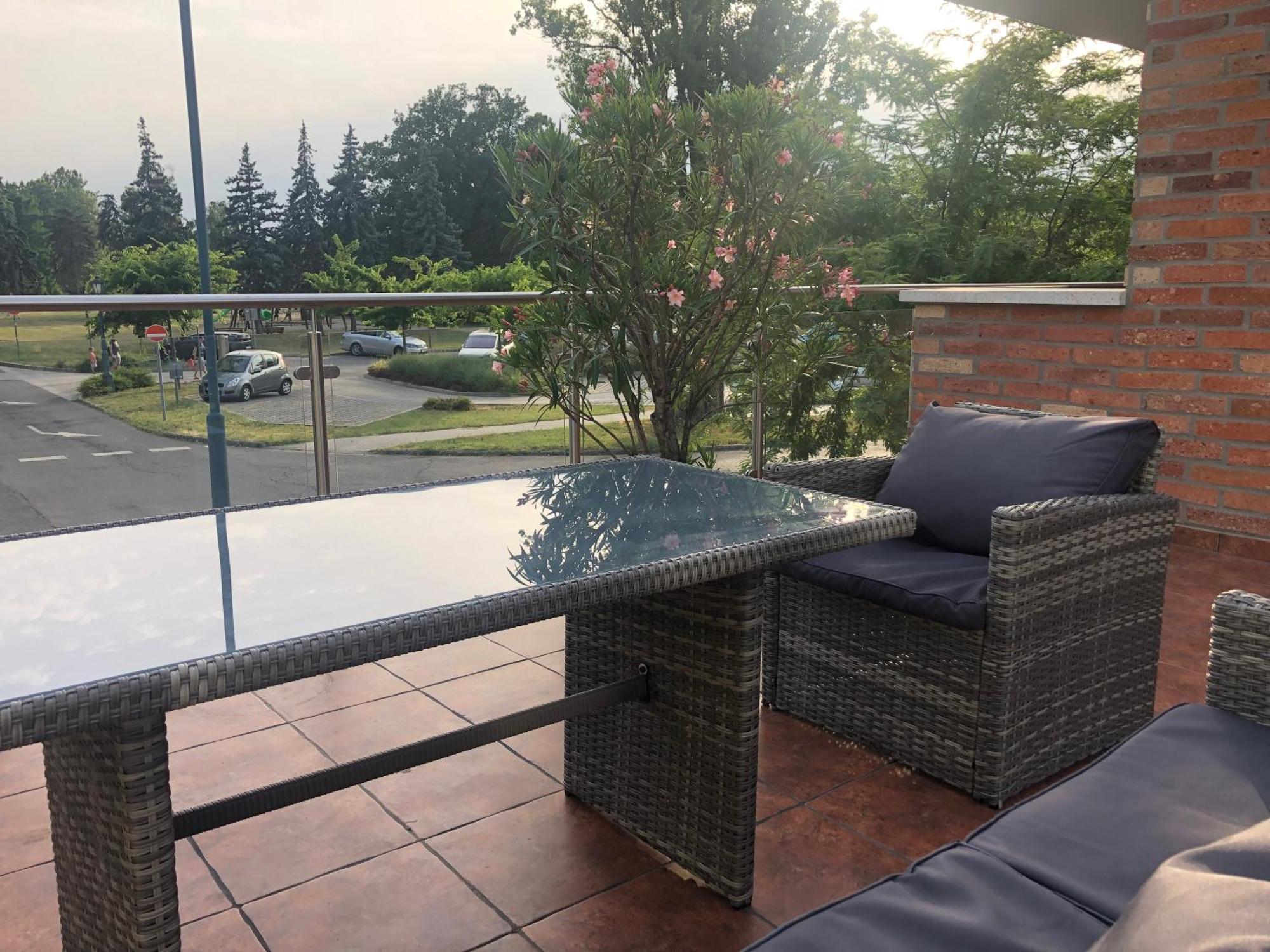 Castellum Apartmanház Gyula Exteriér fotografie